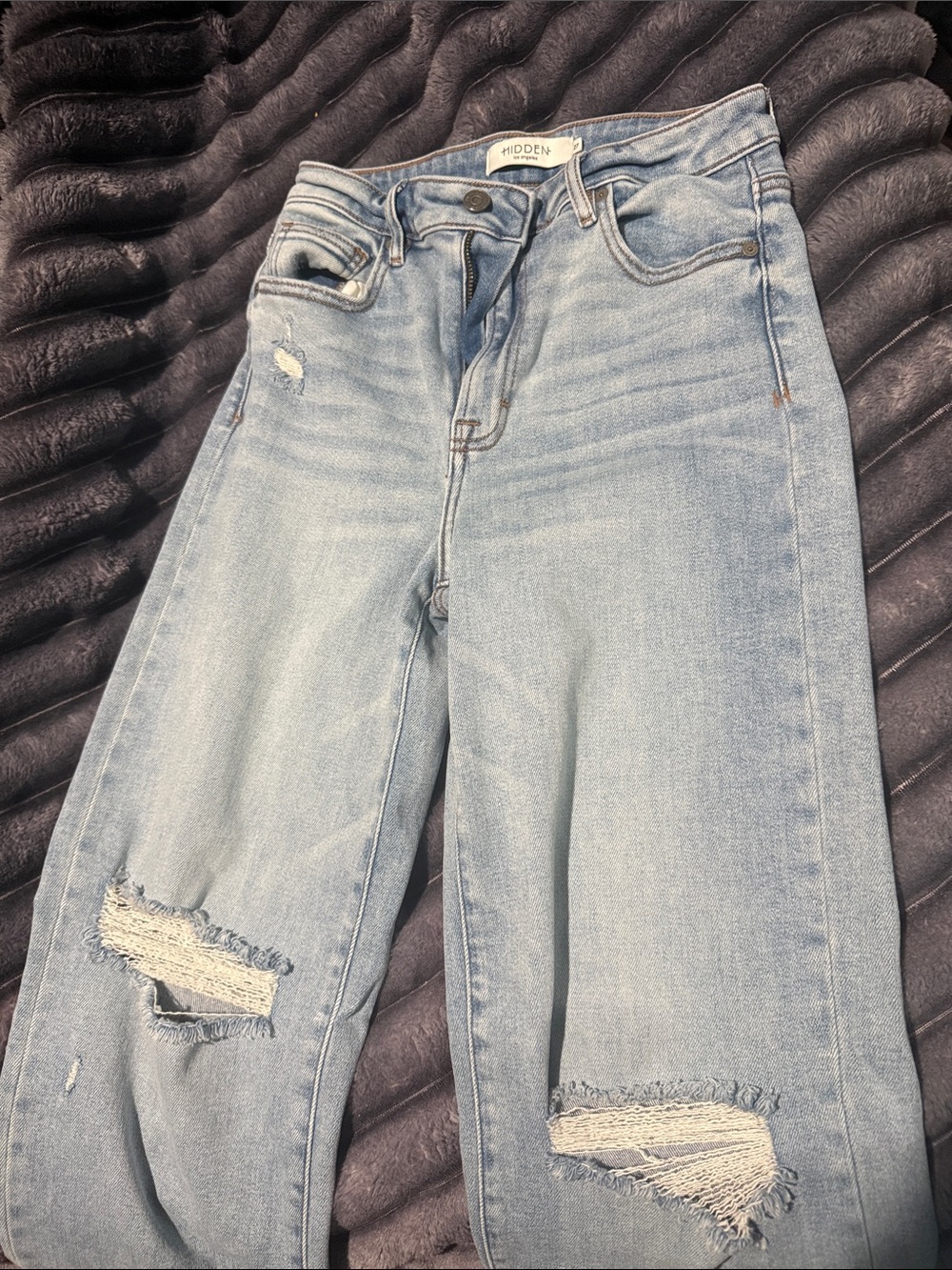 Light Wash Distressed High-Rise Women’s Jeans